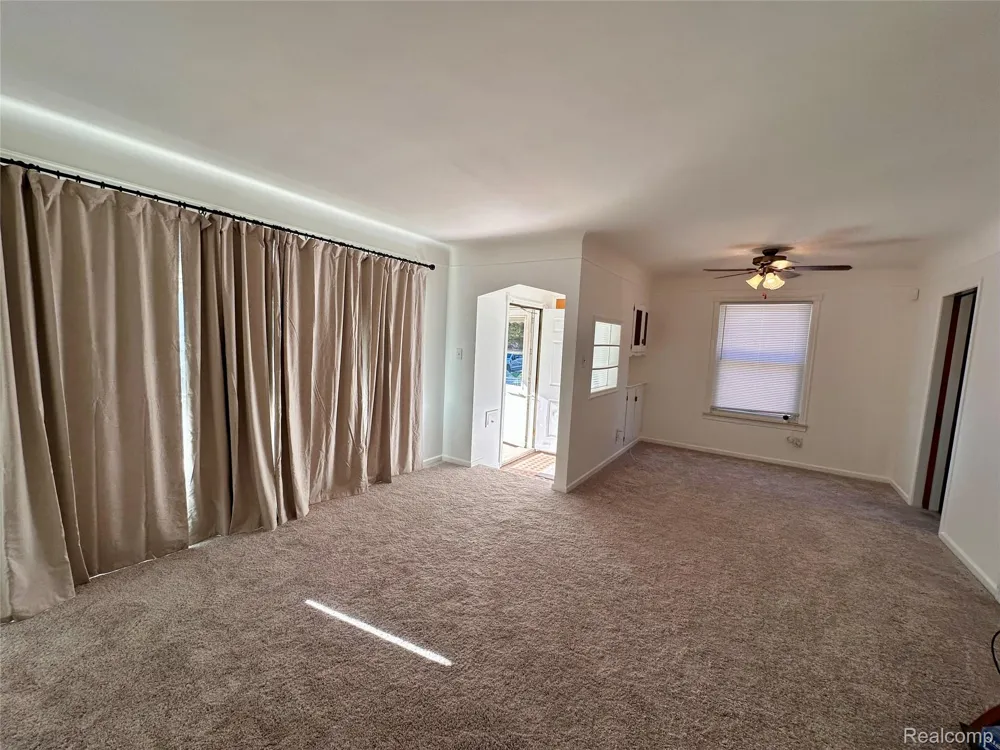 6790 WINONA AVENUE Allen Park City, MI 48101