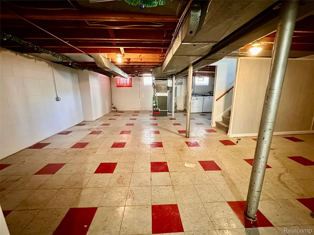 6790 WINONA AVENUE Allen Park City, MI 48101