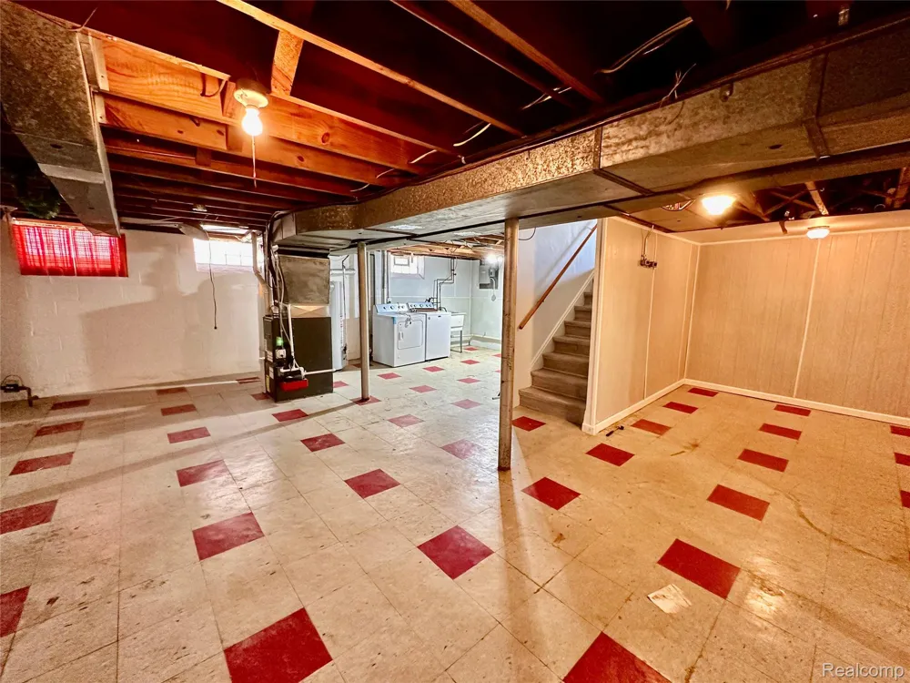 6790 WINONA AVENUE Allen Park City, MI 48101