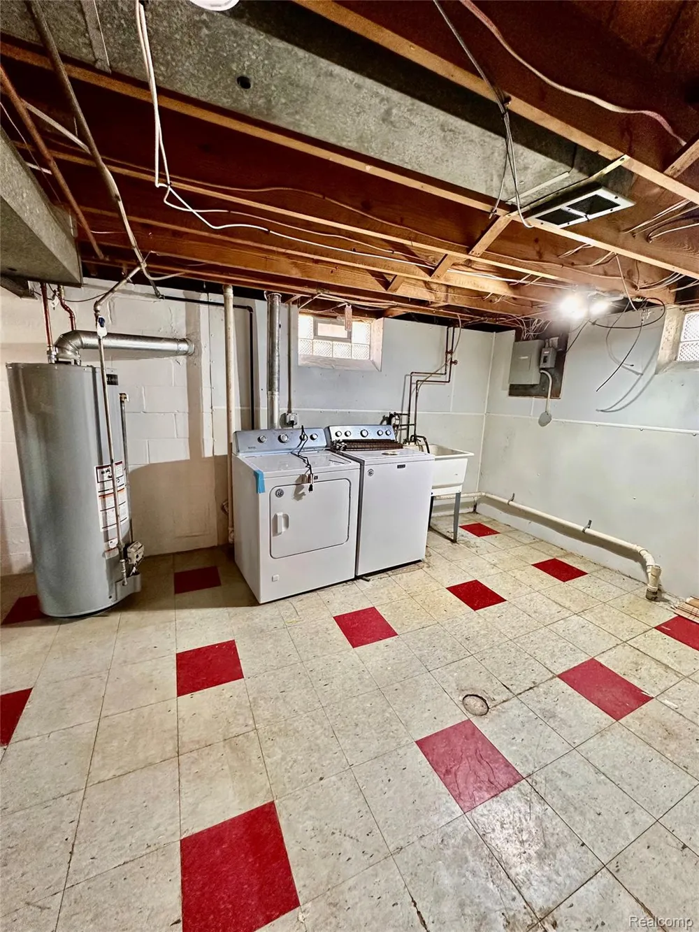 6790 WINONA AVENUE Allen Park City, MI 48101