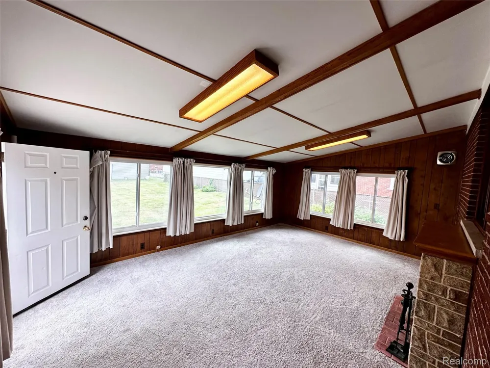 6790 WINONA AVENUE Allen Park City, MI 48101
