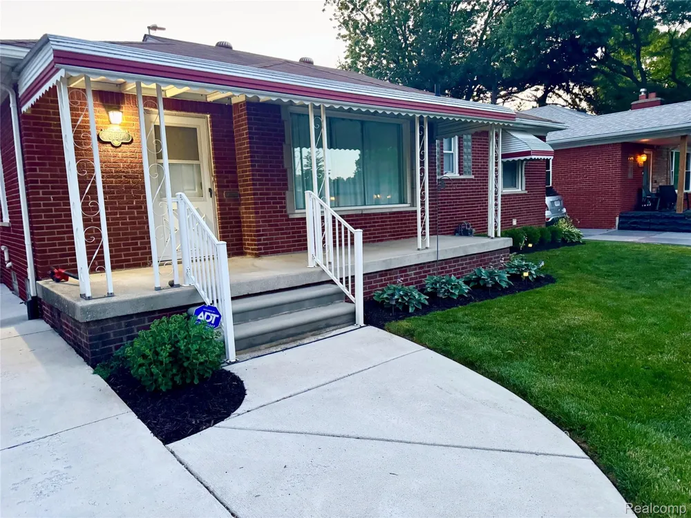 6790 WINONA AVENUE Allen Park City, MI 48101