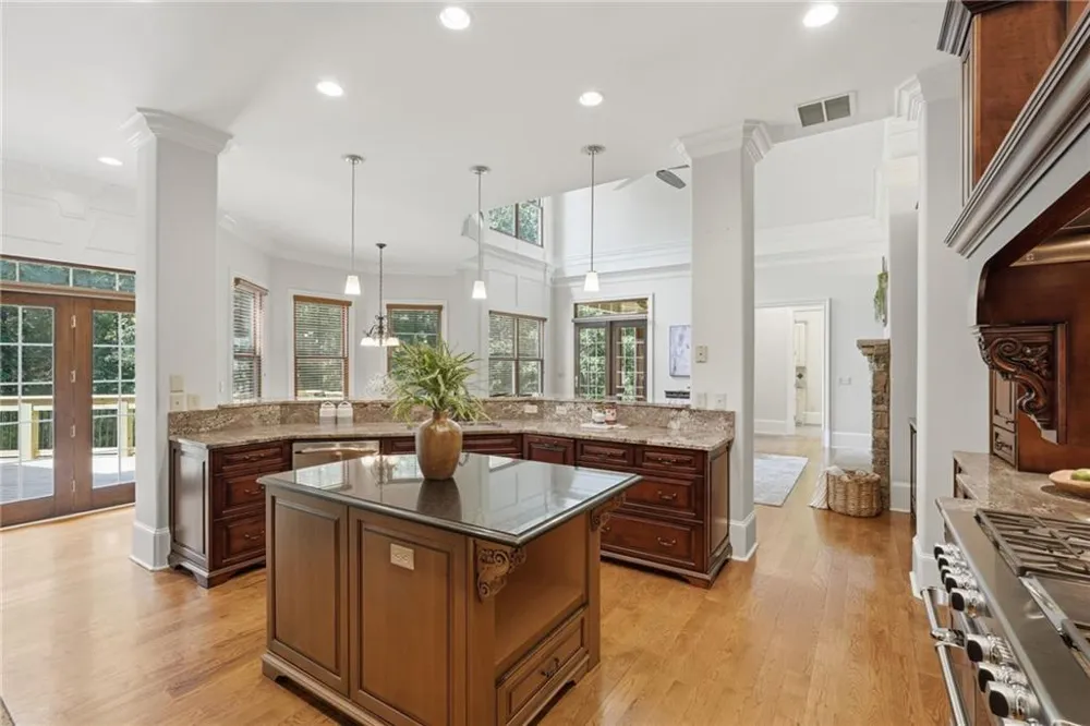112 Overlook Circle Dawsonville, GA 30534