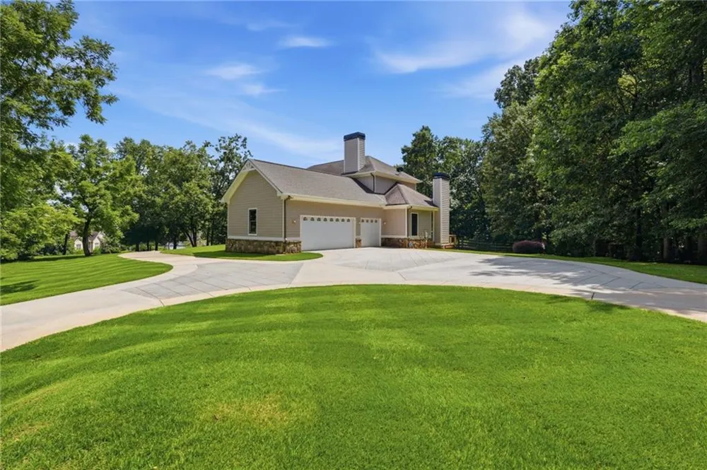 112 Overlook Circle Dawsonville, GA 30534