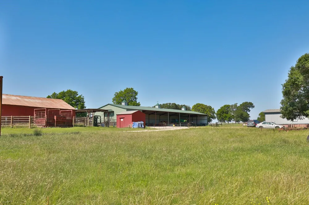 8 Cr 305 Road Navasota, TX 77868