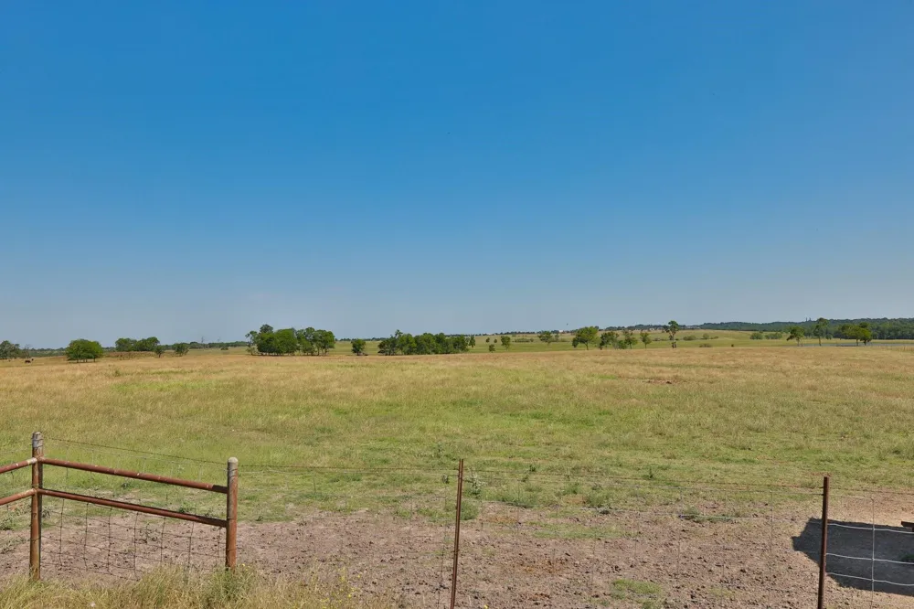 8 Cr 305 Road Navasota, TX 77868