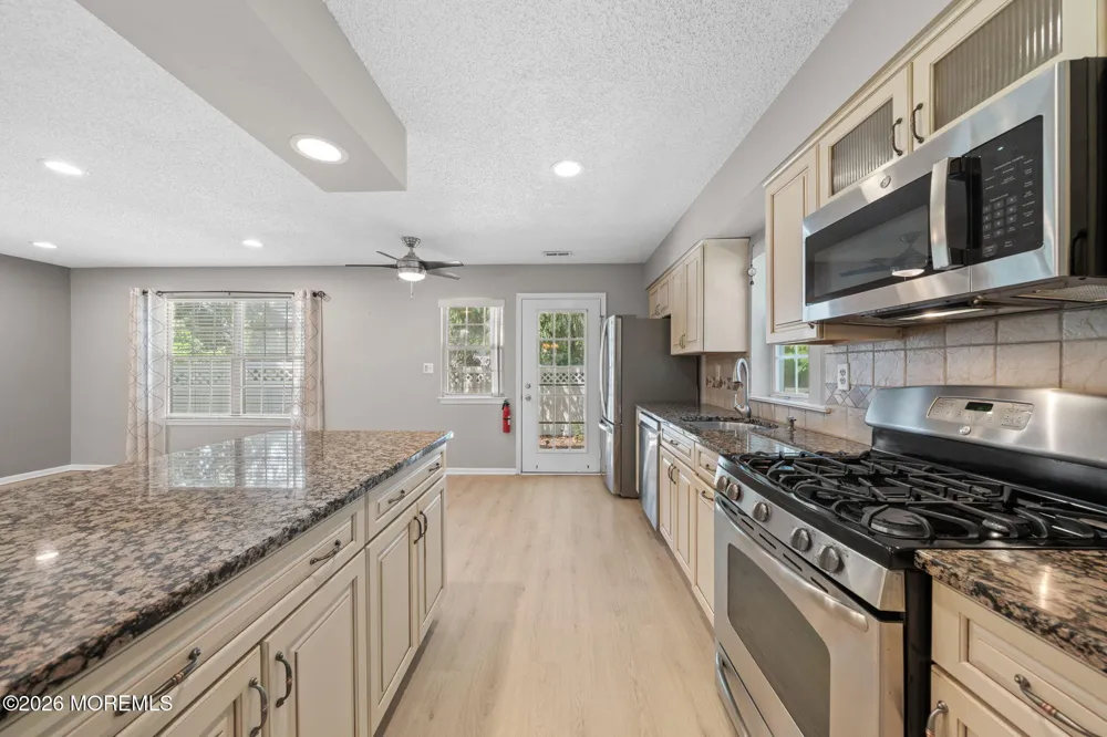 43 Sapphire Lane #418 Franklin, NJ 08823