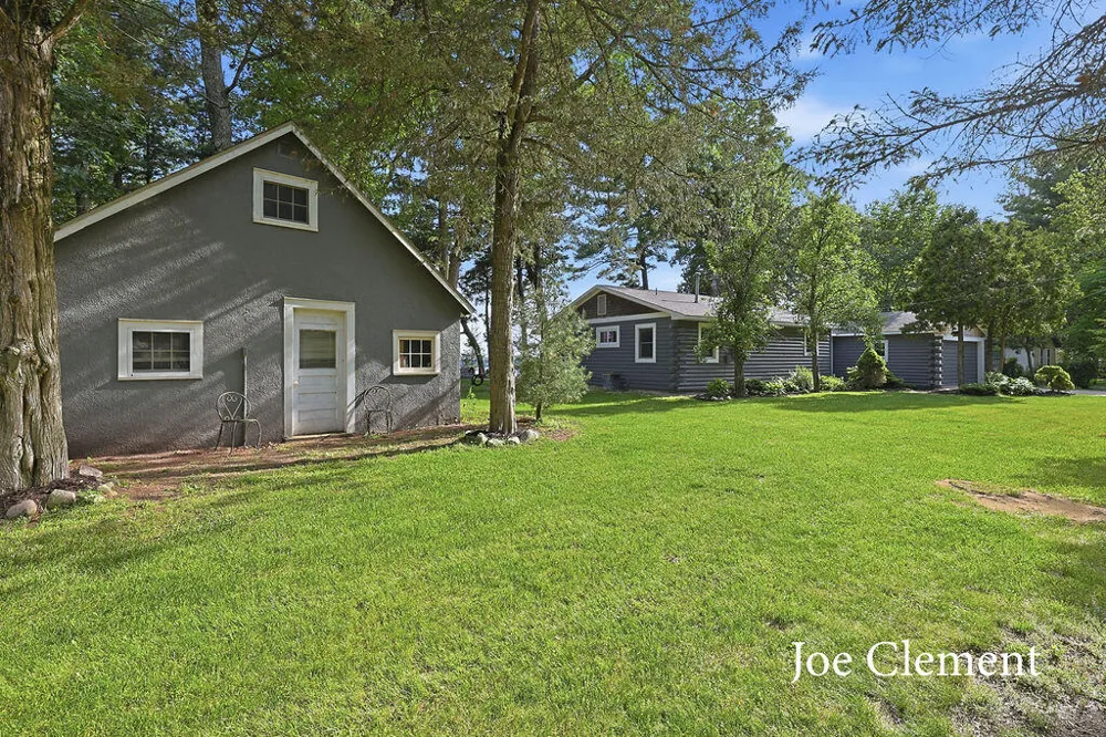 5708 E 52nd Street Croton Township, MI 49337