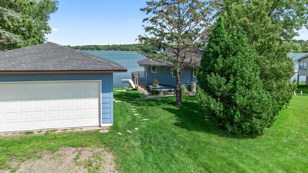 1794 Lawrence Circle NW Annandale, MN 55302