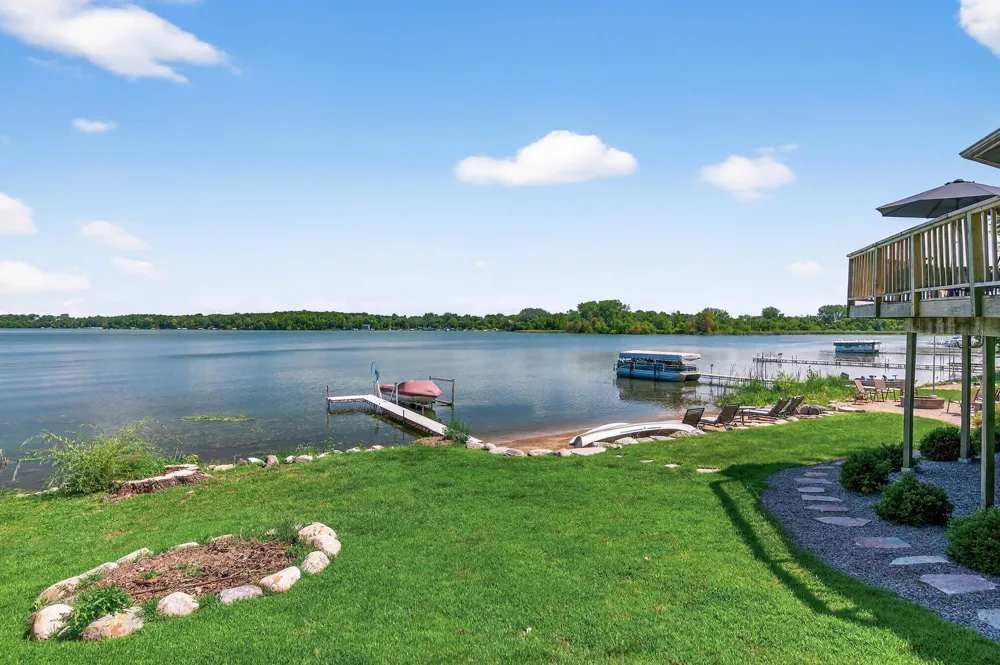 1794 Lawrence Circle NW Annandale, MN 55302