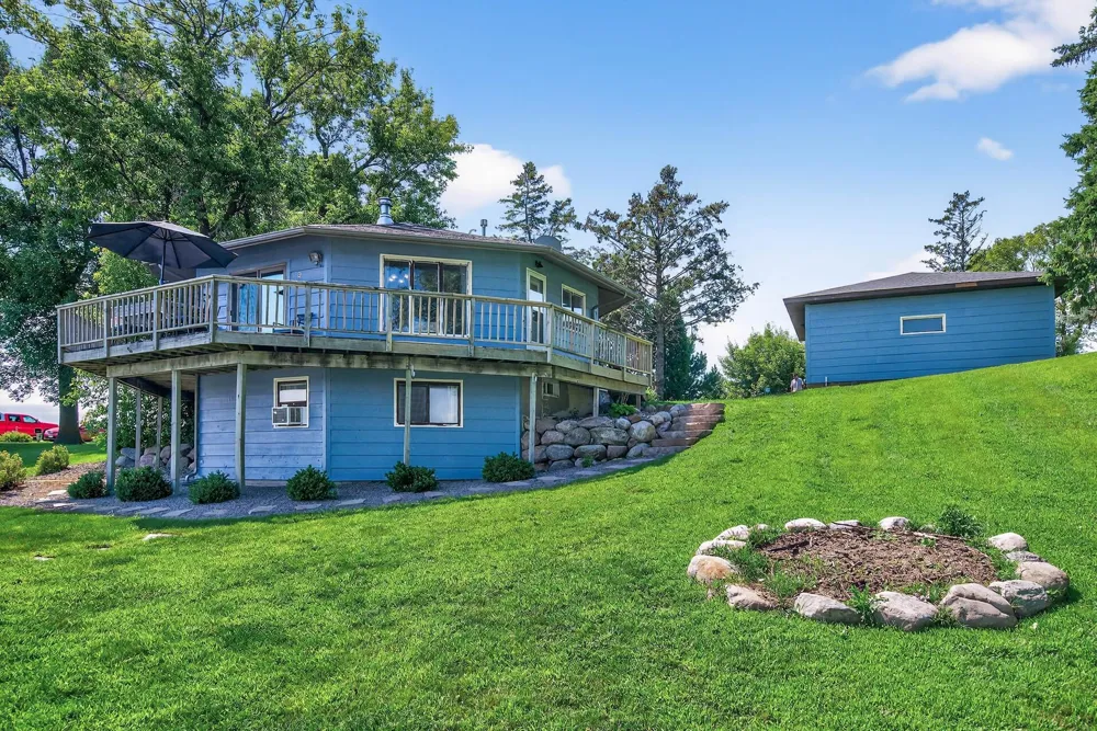 1794 Lawrence Circle NW Annandale, MN 55302