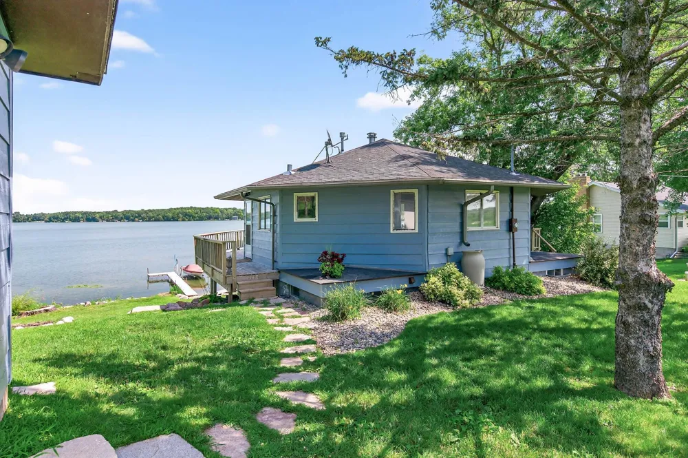 1794 Lawrence Circle NW Annandale, MN 55302