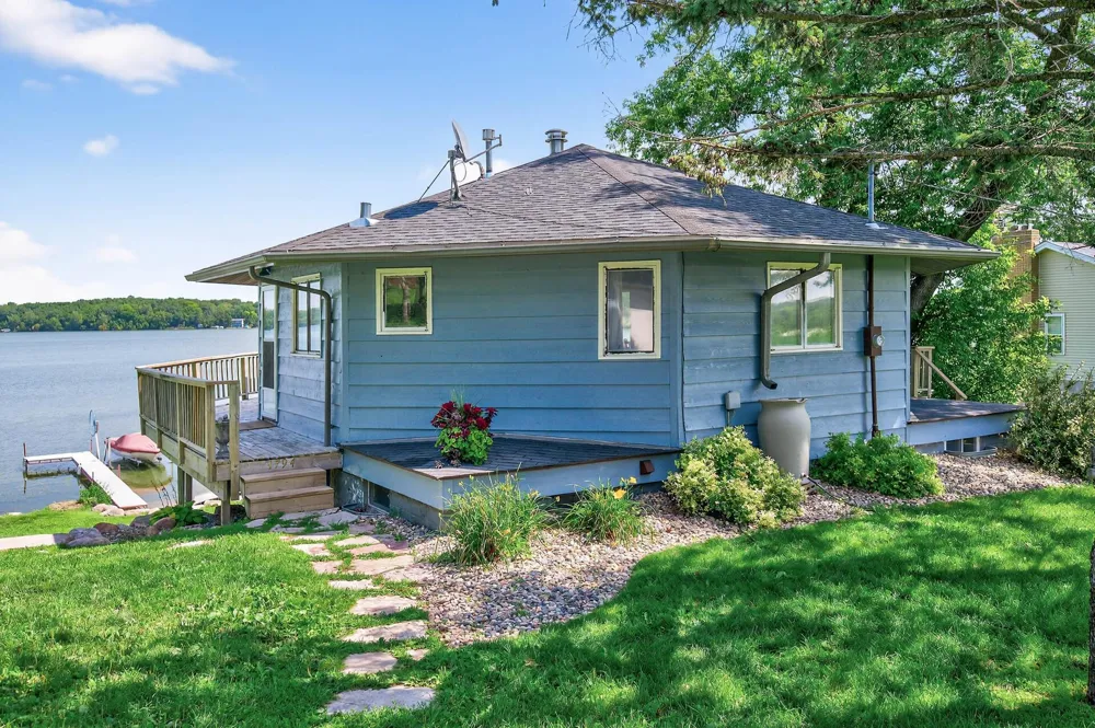 1794 Lawrence Circle NW Annandale, MN 55302