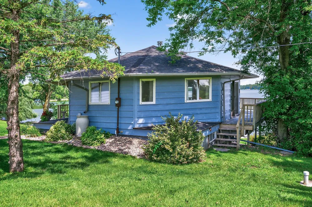 1794 Lawrence Circle NW Annandale, MN 55302
