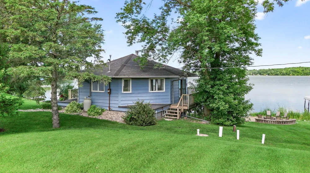1794 Lawrence Circle NW Annandale, MN 55302