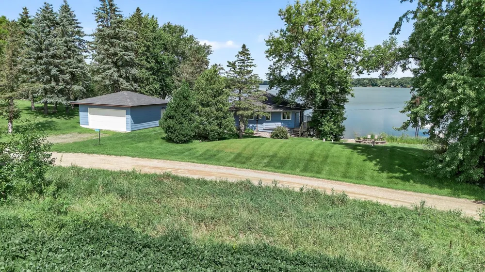 1794 Lawrence Circle NW Annandale, MN 55302