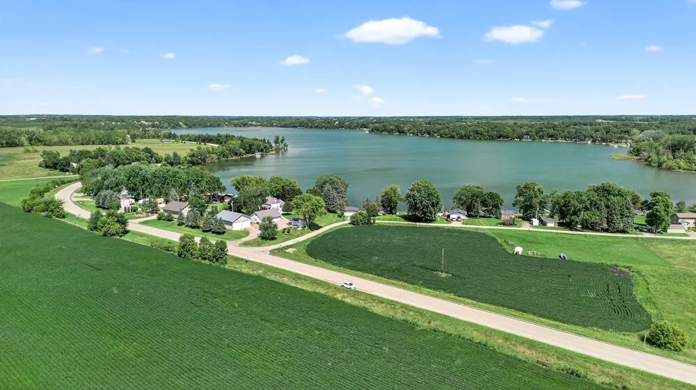 1794 Lawrence Circle NW Annandale, MN 55302