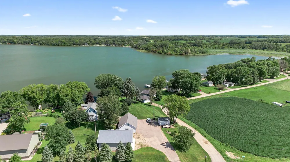 1794 Lawrence Circle NW Annandale, MN 55302