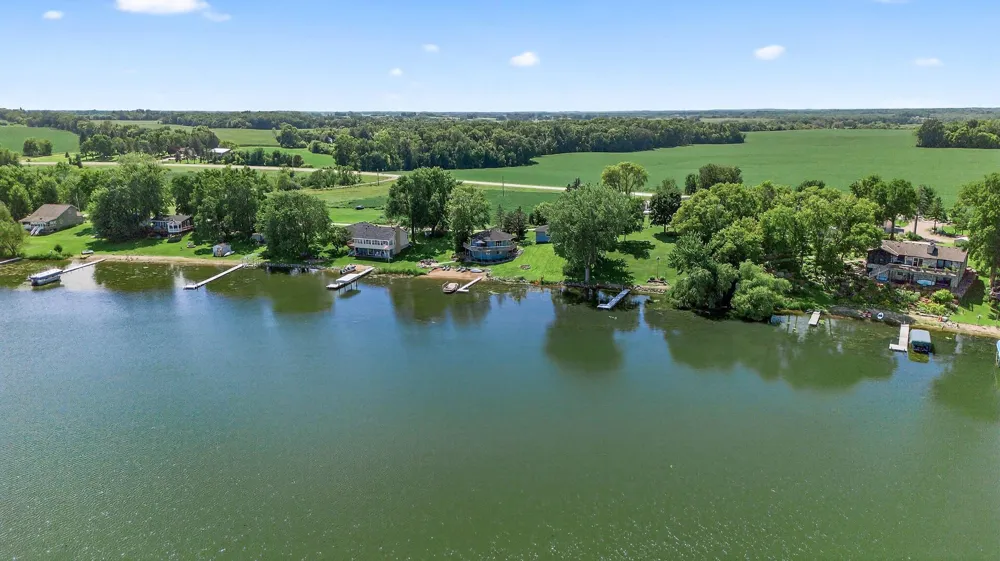 1794 Lawrence Circle NW Annandale, MN 55302