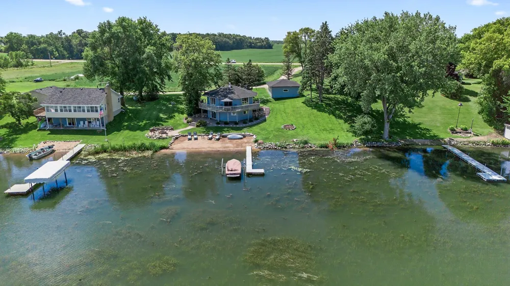 1794 Lawrence Circle NW Annandale, MN 55302