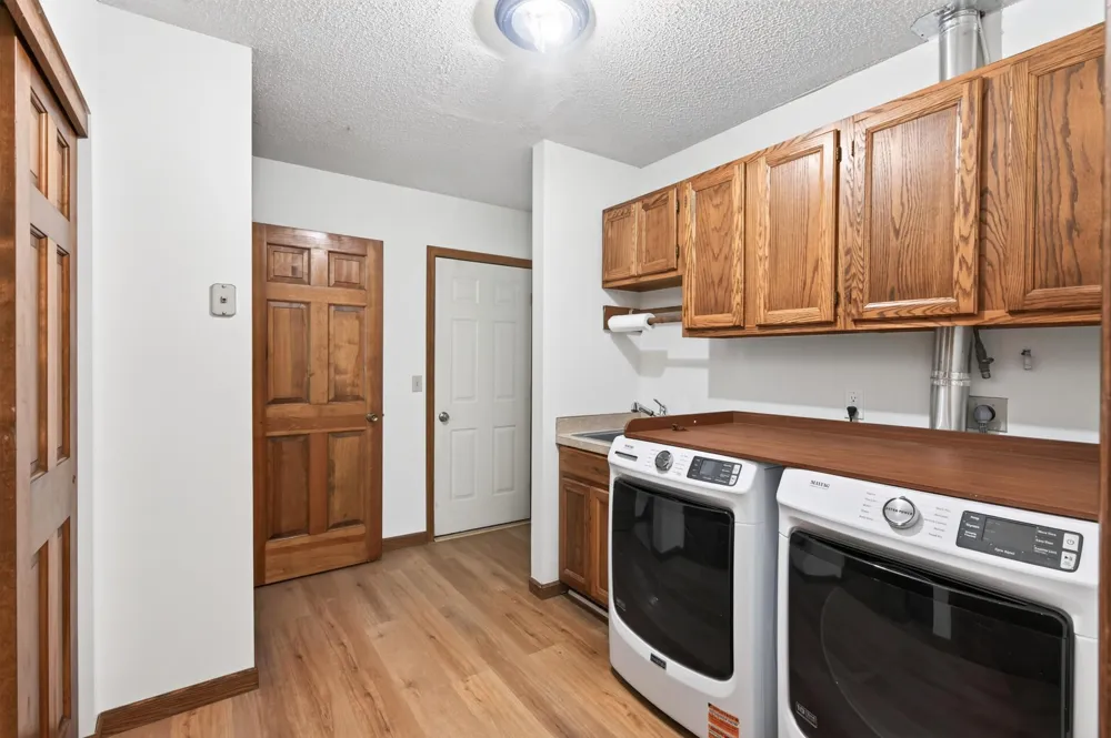 1528 Briarknoll Drive Arden Hills, MN 55112