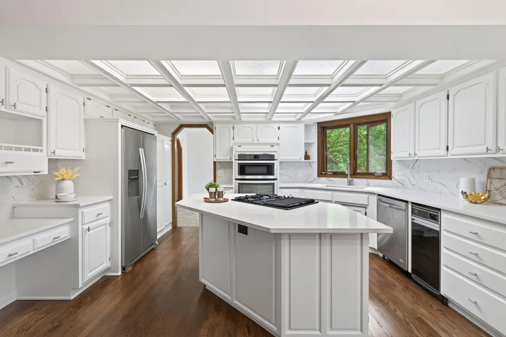 1528 Briarknoll Drive Arden Hills, MN 55112