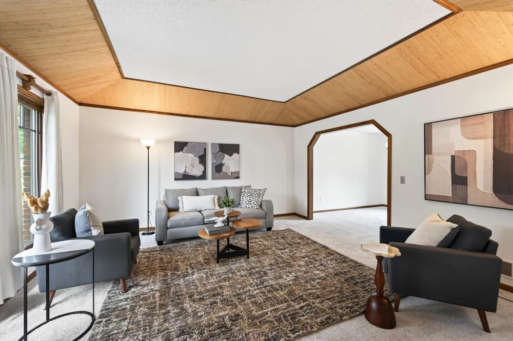 1528 Briarknoll Drive Arden Hills, MN 55112