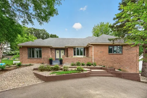 1528 Briarknoll Drive