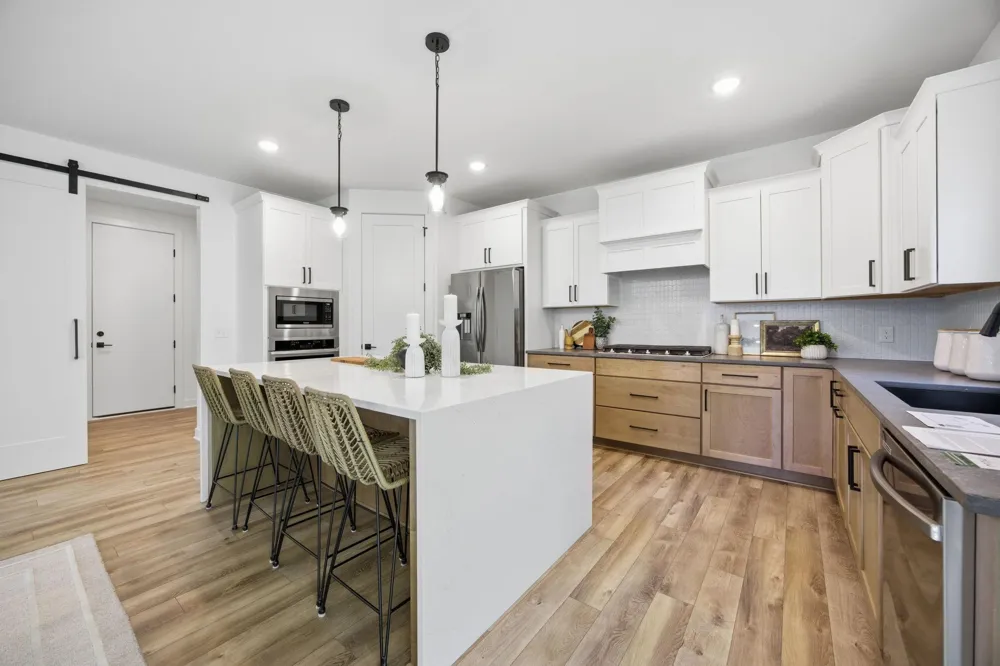 2415 Laurie Court Roseville, MN 55113