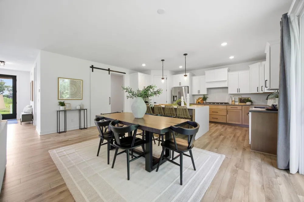 2415 Laurie Court Roseville, MN 55113