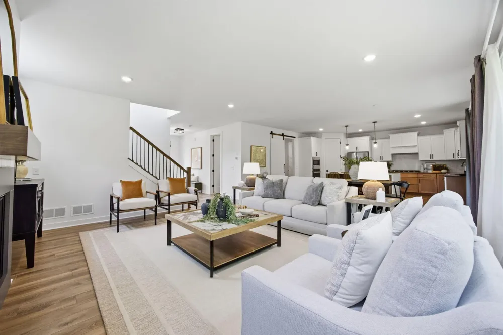 2415 Laurie Court Roseville, MN 55113