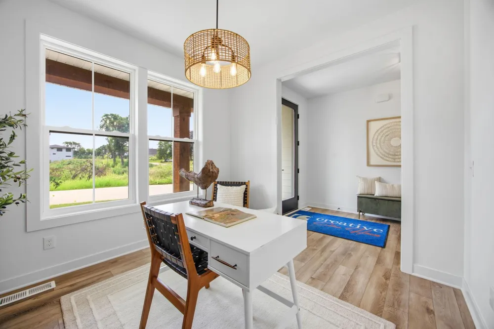 2415 Laurie Court Roseville, MN 55113