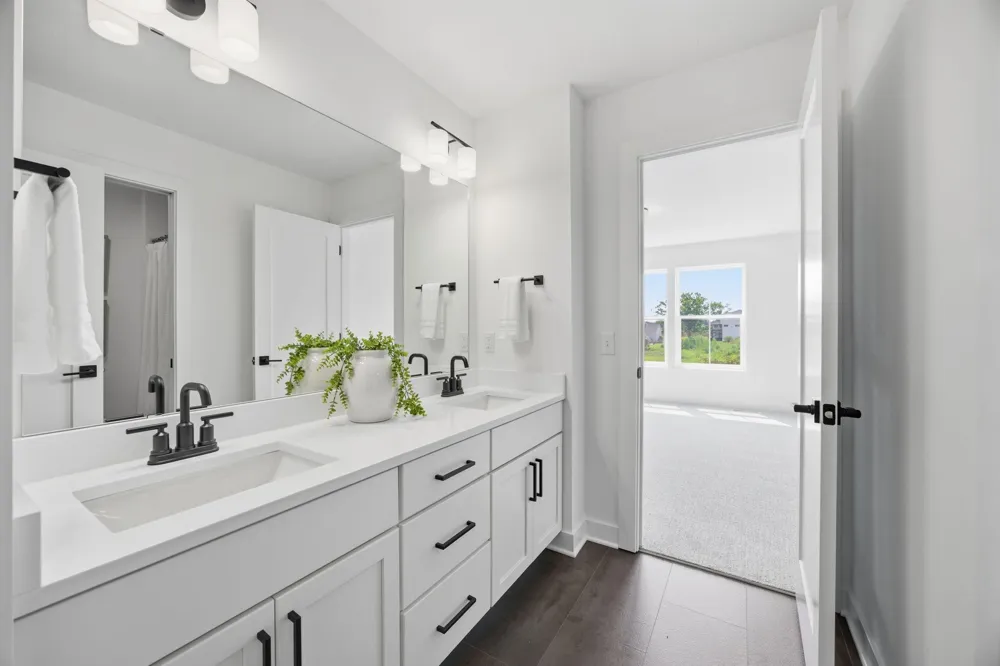 2415 Laurie Court Roseville, MN 55113
