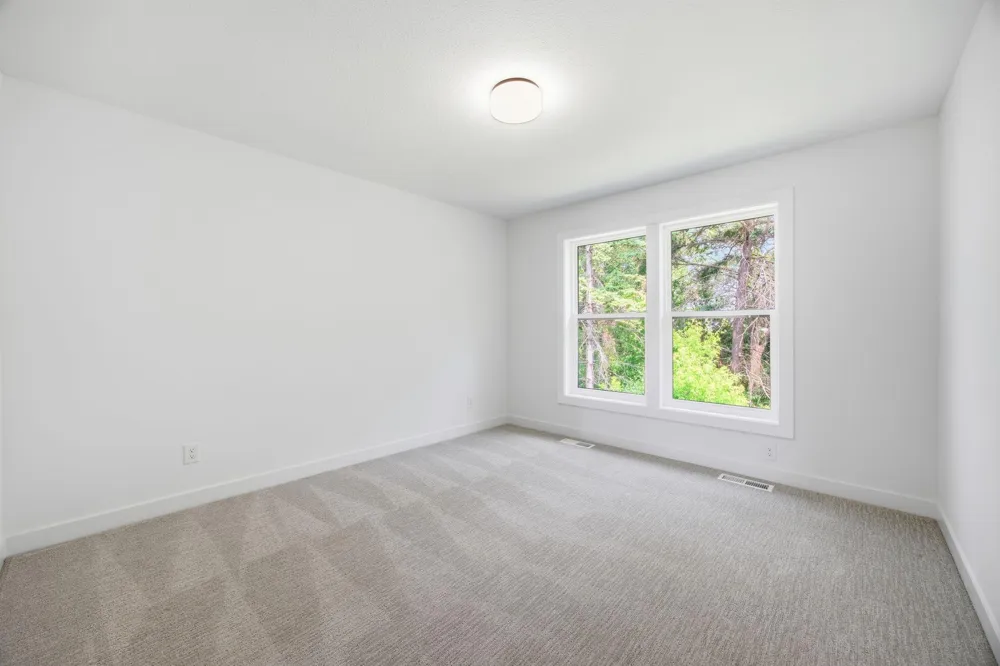 2415 Laurie Court Roseville, MN 55113