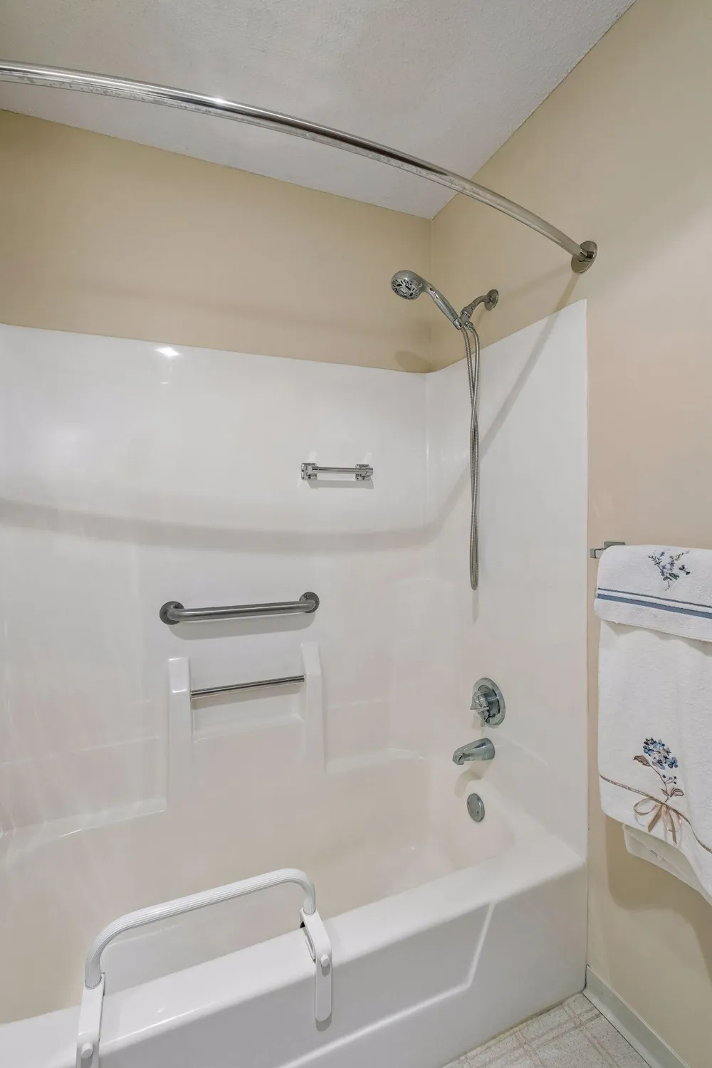 500 County Road B W #235 Roseville, MN 55113