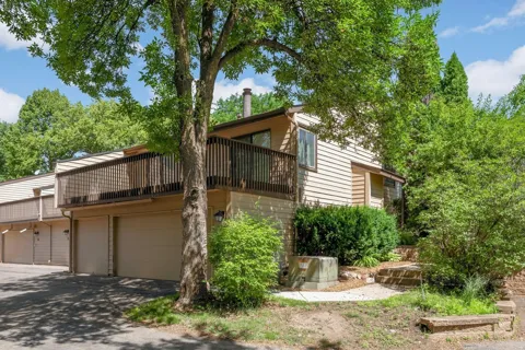 132 W Eagle Lake Drive