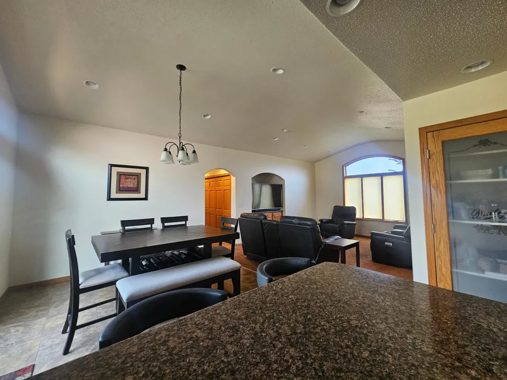 7580 Country Creek Road Wahpeton, ND 58075