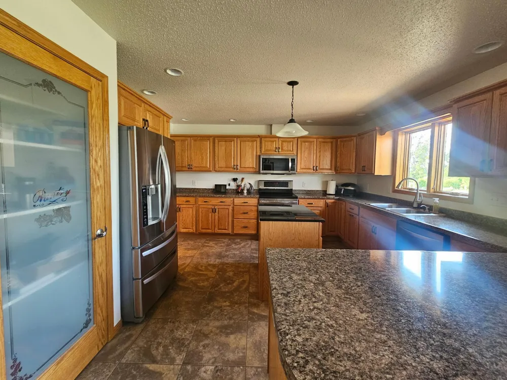 7580 Country Creek Road Wahpeton, ND 58075