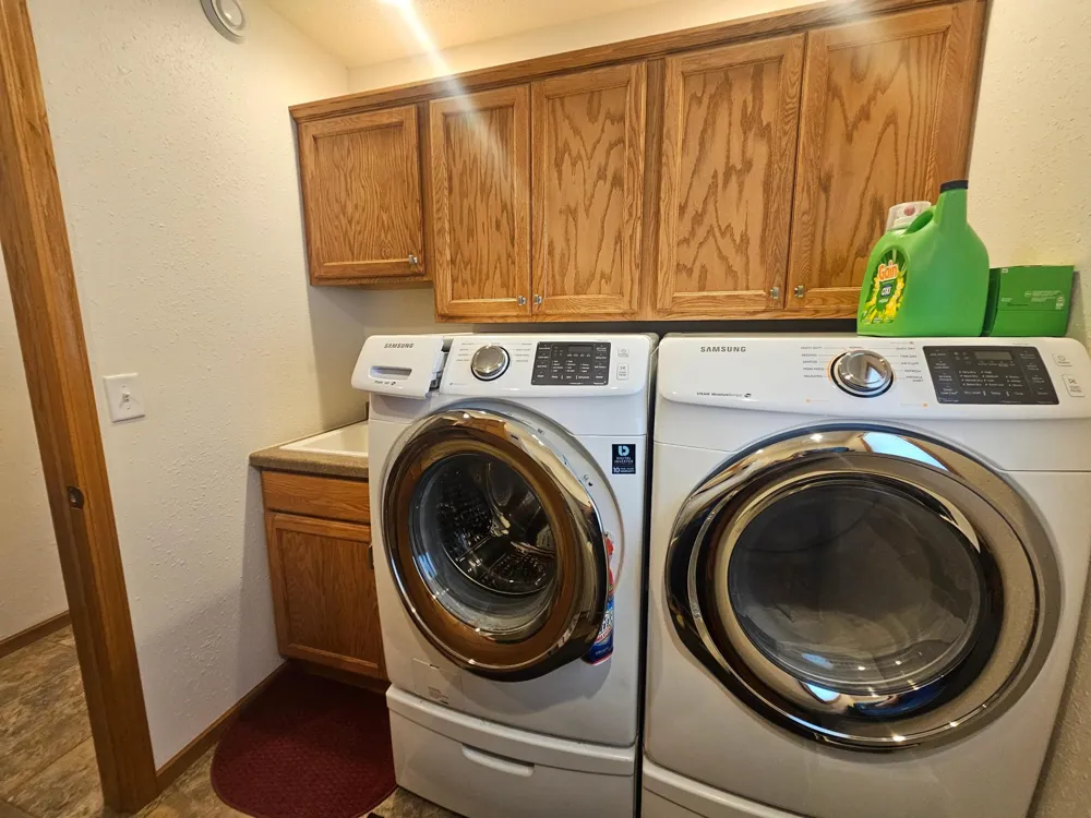 7580 Country Creek Road Wahpeton, ND 58075