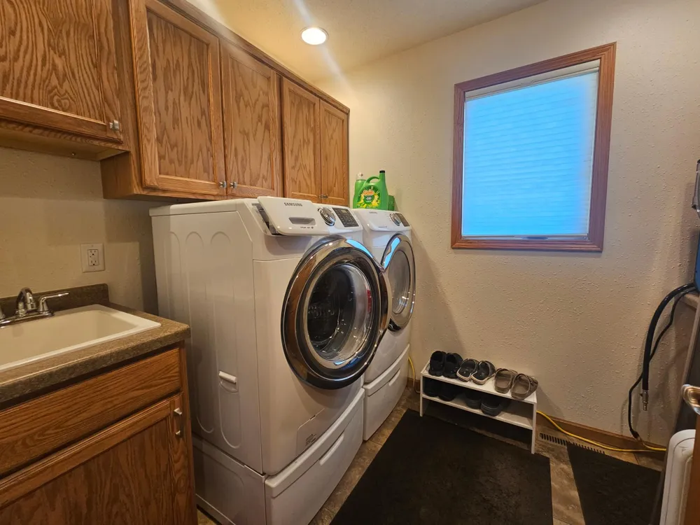 7580 Country Creek Road Wahpeton, ND 58075