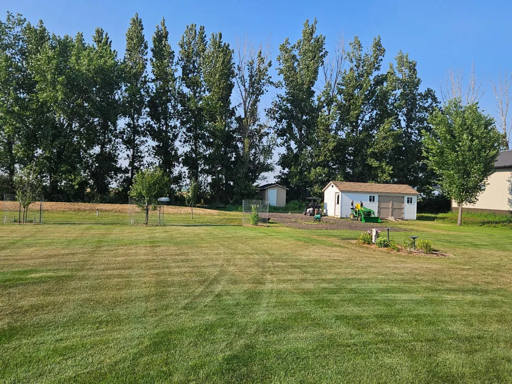 7580 Country Creek Road Wahpeton, ND 58075