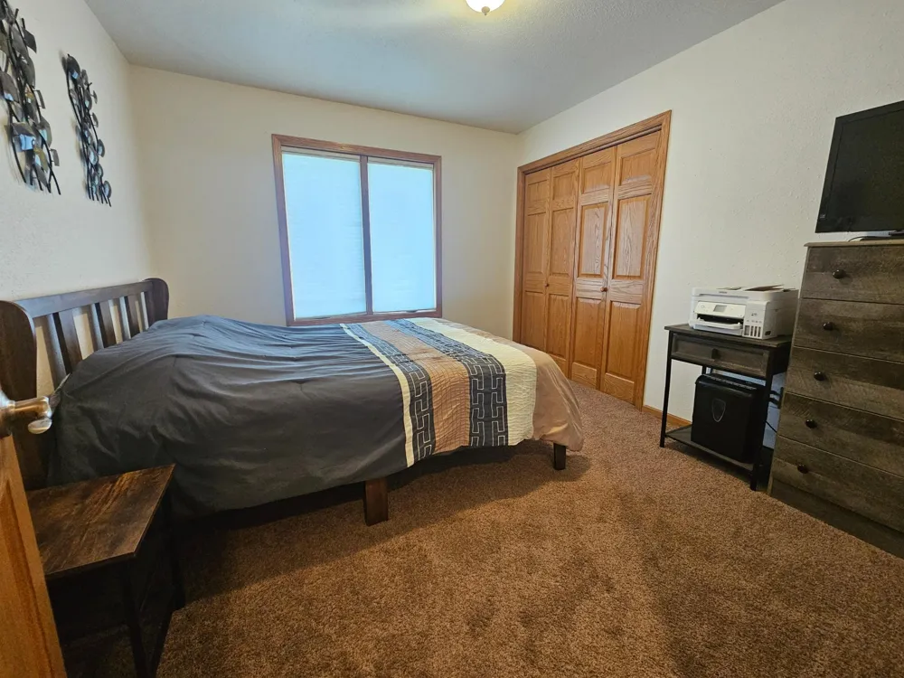 7580 Country Creek Road Wahpeton, ND 58075