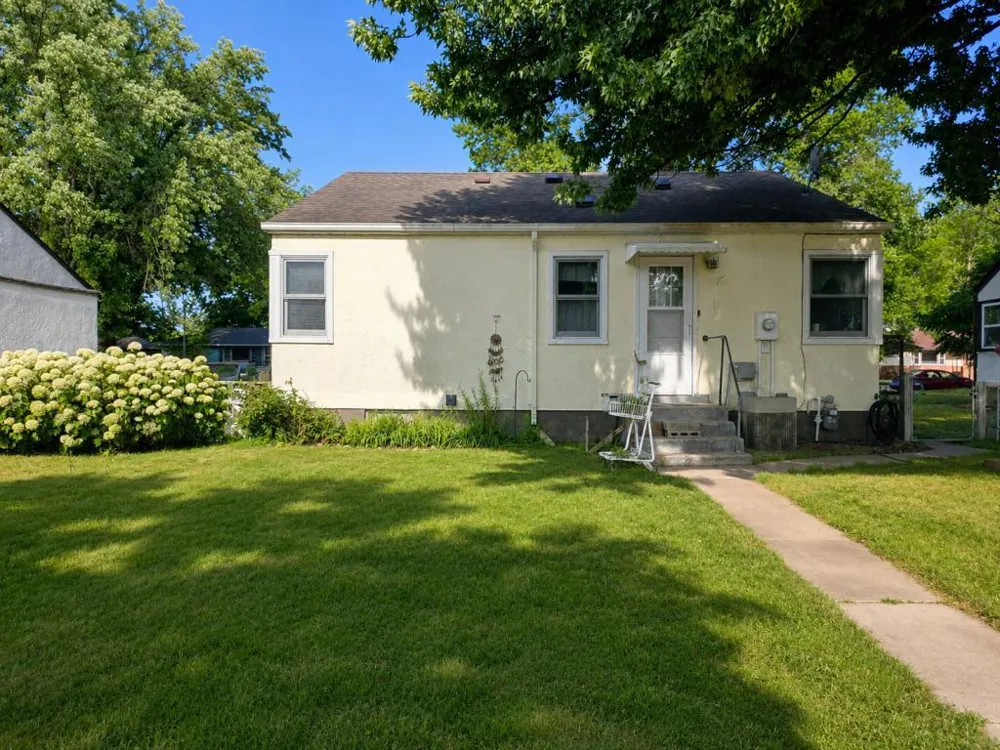 1233 8th Avenue NE Brainerd, MN 56401