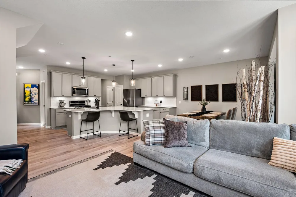 4864 Avery Court Eagan, MN 55123