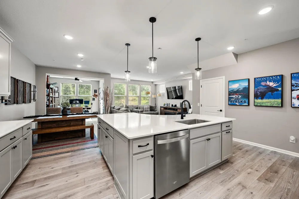 4864 Avery Court Eagan, MN 55123