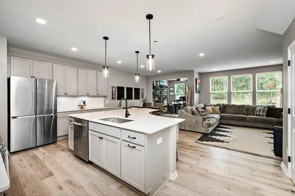 4864 Avery Court Eagan, MN 55123