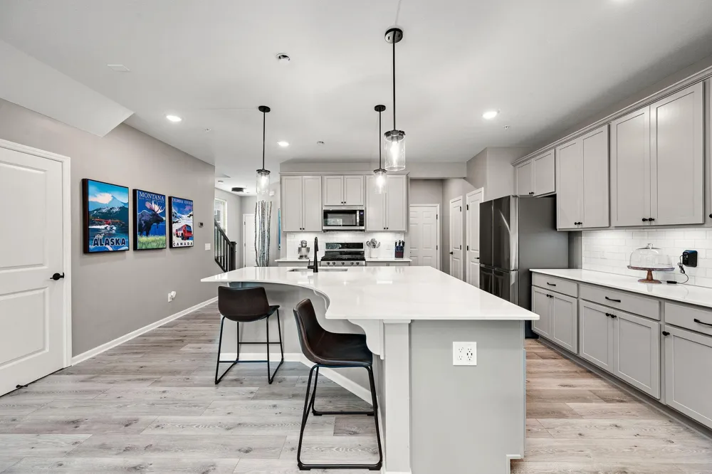 4864 Avery Court Eagan, MN 55123