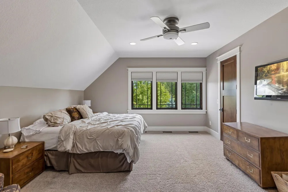 12870 Saint Croix Trail Stillwater, MN 55082