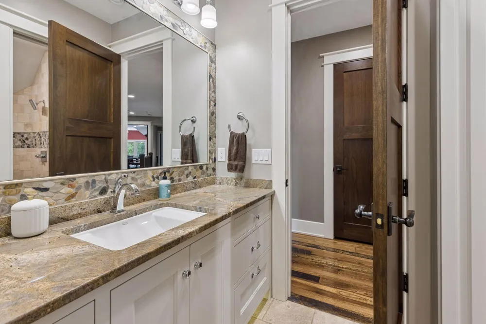 12870 Saint Croix Trail Stillwater, MN 55082