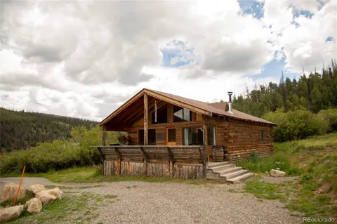 1001 CR 17 Cebolla Cabin